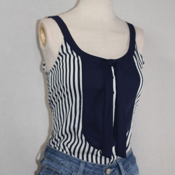 BB Dakota Blue & White Top - Picture 6 of 12